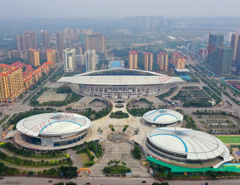 國(guó)萬(wàn)智慧體育館管理系統(tǒng)是一款專(zhuān)業(yè)的體育館營(yíng)運(yùn)綜合管理系統(tǒng)，集前臺(tái)售票收費(fèi)管理、場(chǎng)地管理、收費(fèi)標(biāo)準(zhǔn)、手機(jī)預(yù)訂、會(huì)員管理、文化體育培訓(xùn)功能、在線(xiàn)銷(xiāo)售場(chǎng)館演唱會(huì)門(mén)票功能、檢票功能、在線(xiàn)支付通道管理、陪練管理、一卡通消費(fèi)功能、超市商品銷(xiāo)售系統(tǒng)、倉(cāng)庫(kù)管理、統(tǒng)計(jì)報(bào)表等。